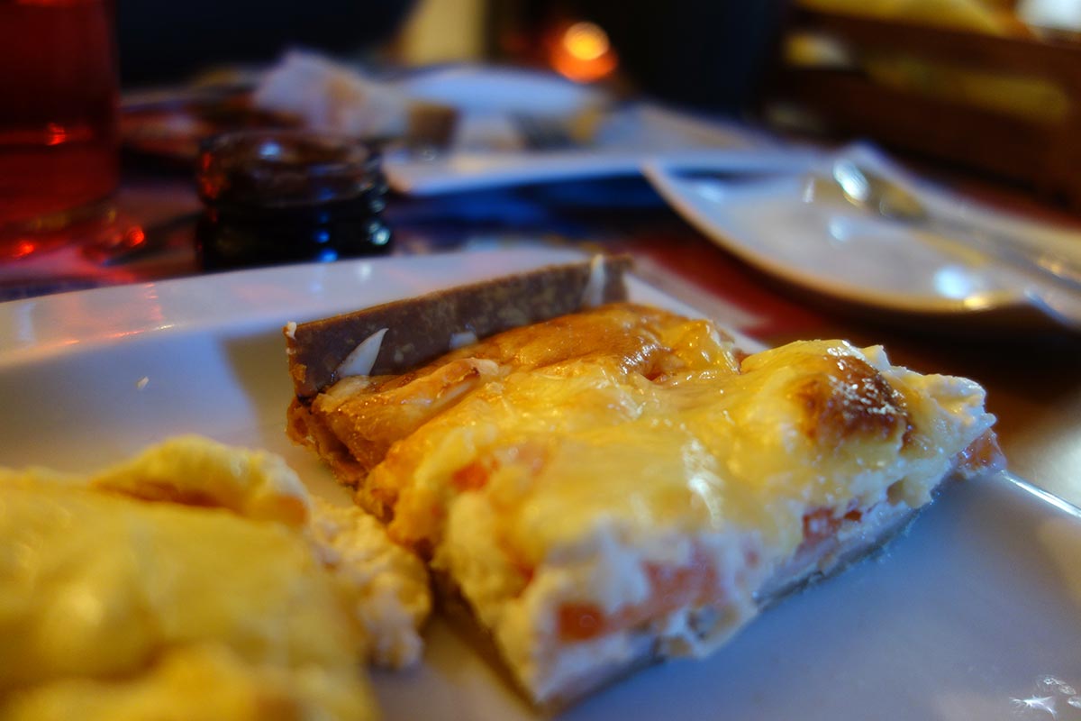 Breakfast in the guesthouse Theonimfi at Dimitsana - Homemade tarte